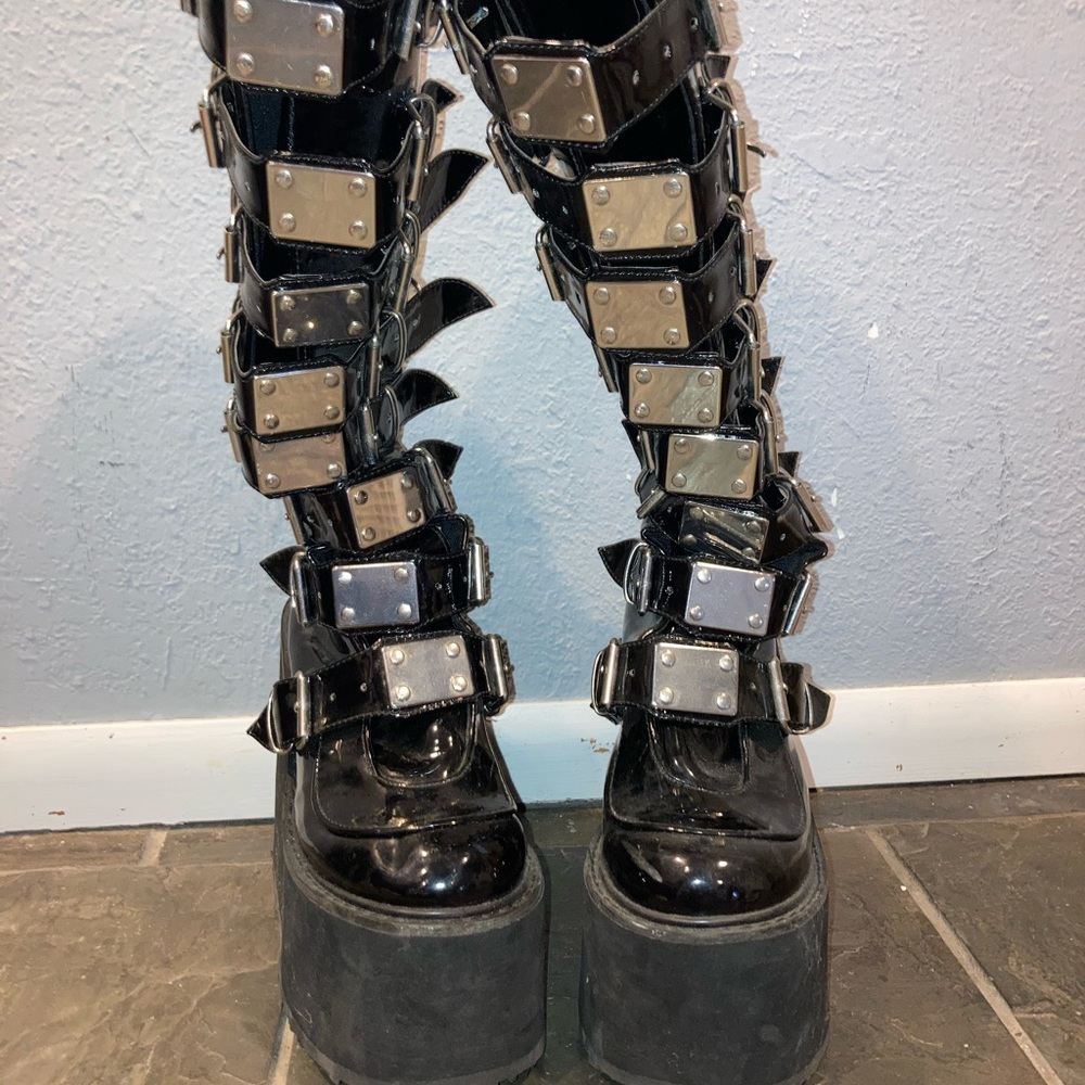 Demonia Swing 815 - image 2